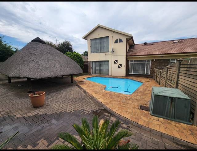4 BEDROOM HOUSE SOLD IN VANDERBIJLPARK SE 6